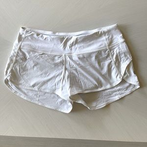 Lulu Lemon Low Rise 2.5” Shorts - White